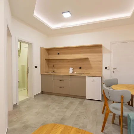 River Apartment *